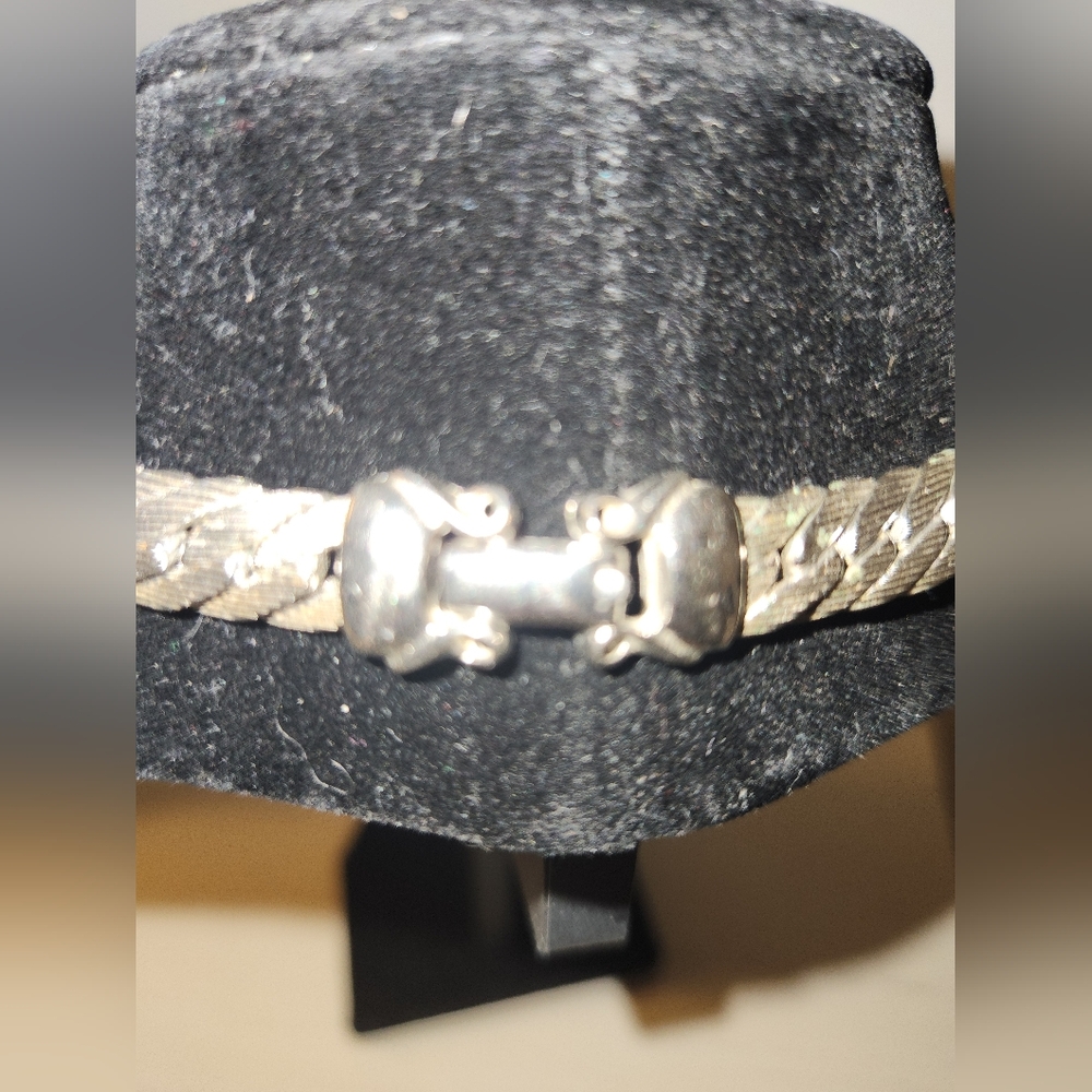 Vintage Silvertone Herringbone Chocker! Not singed from what I can see. - Picture 6 of 7
